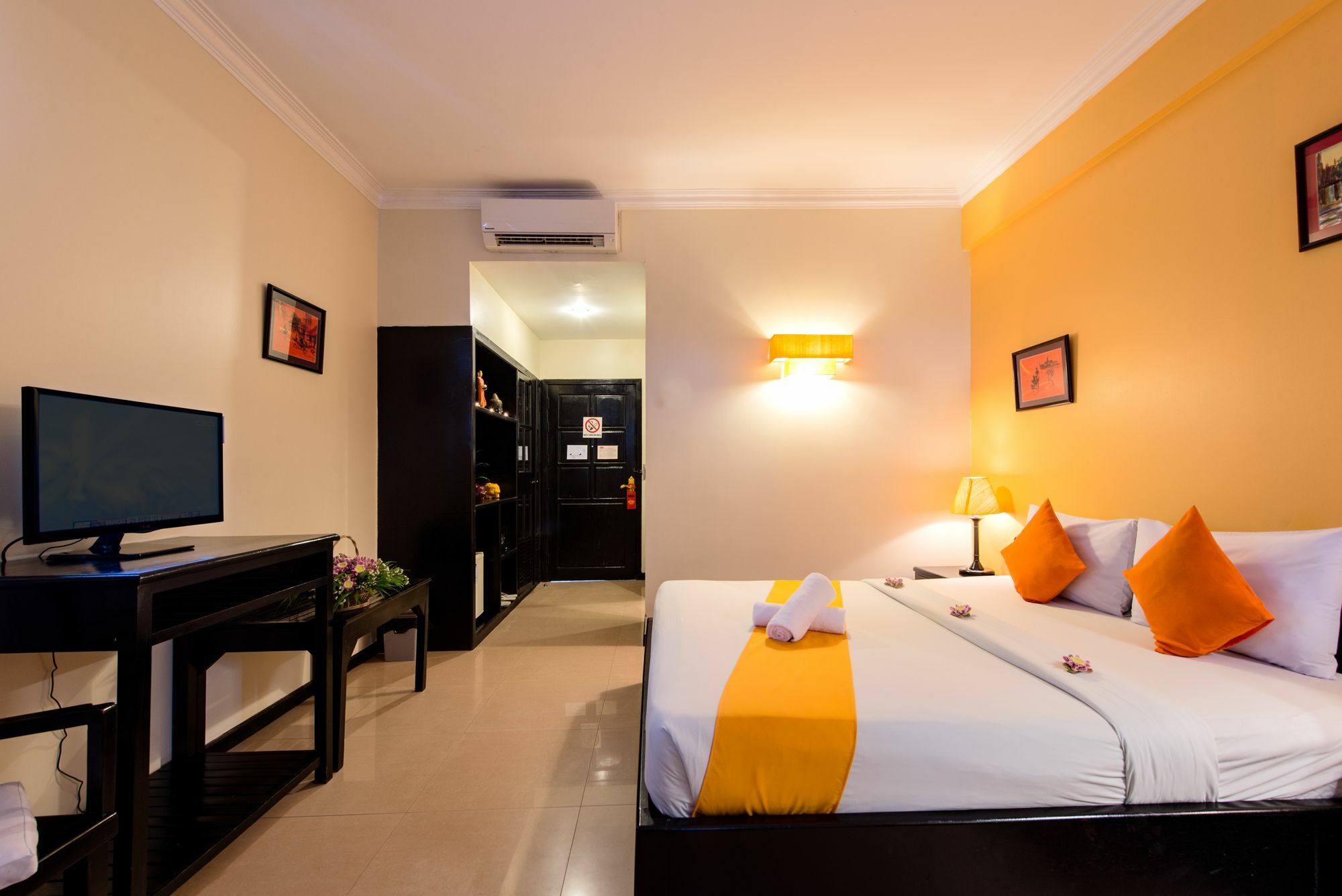Jk Resident Hotel Siem Reap Bagian luar foto