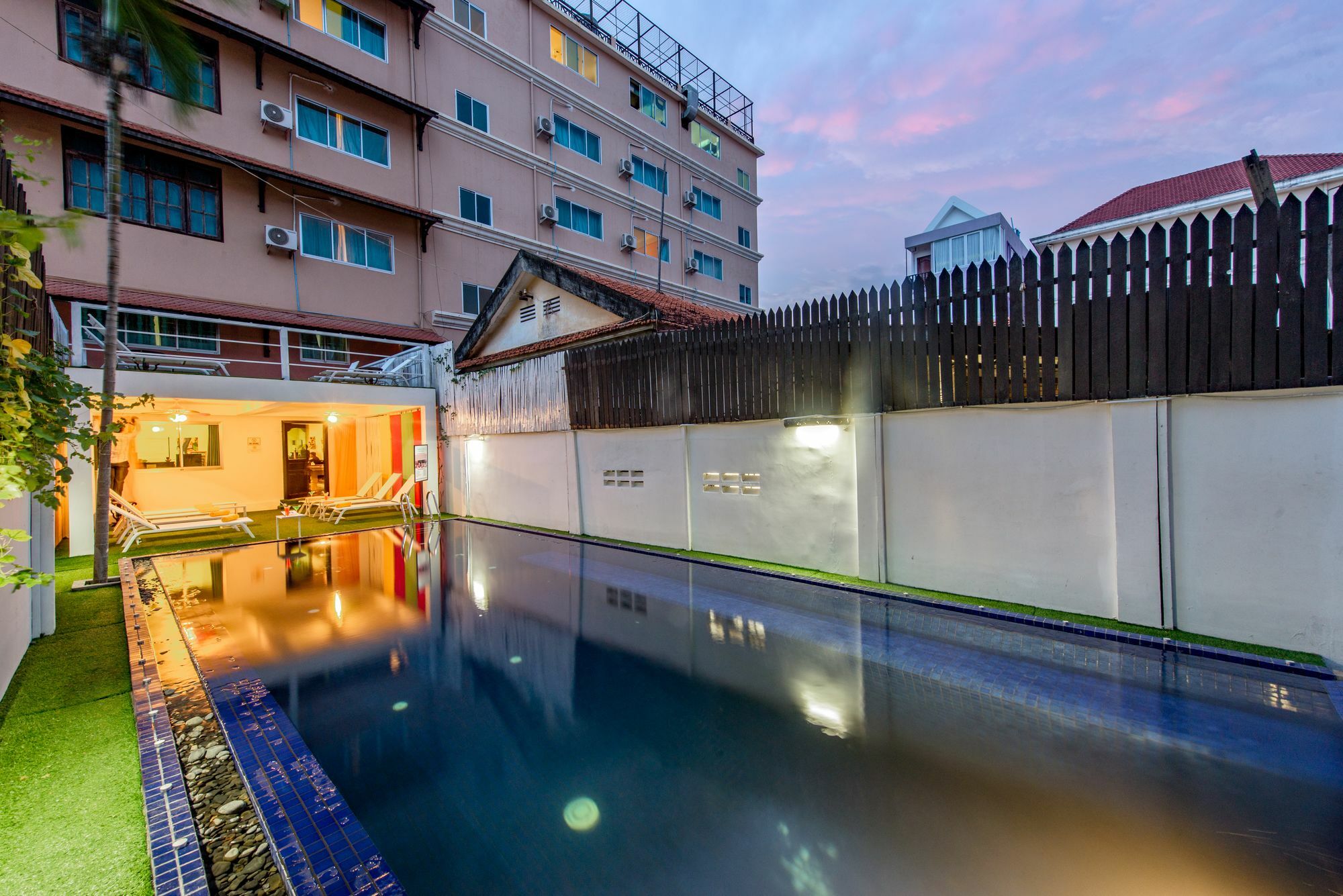 Jk Resident Hotel Siem Reap Bagian luar foto